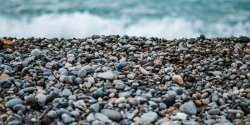Golang select语句如何处理多路并发
