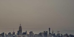 如何用CSS Media Query实现响应式三列布局转单列效果