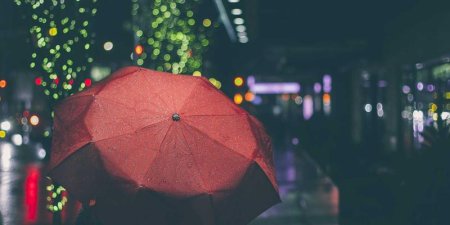 C语言中atexit和on_exit的区别是什么？两者注册退出回调有何不同？