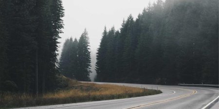 Spring Boot中如何基于继承实现灵活的ID生成策略配置？