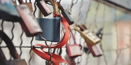 万兴天幕怎么生成商品图？电商场景提示词写法有哪些实战技巧